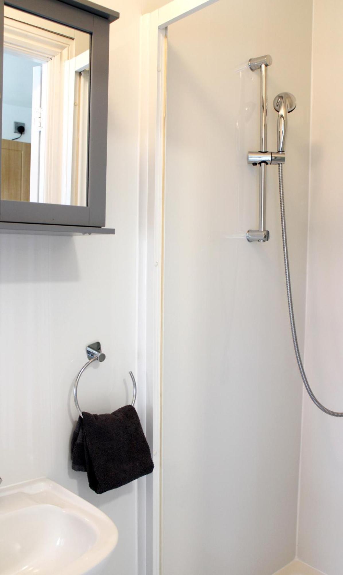 Large Studio Garden Flat On Golders Green Road London Exterior photo