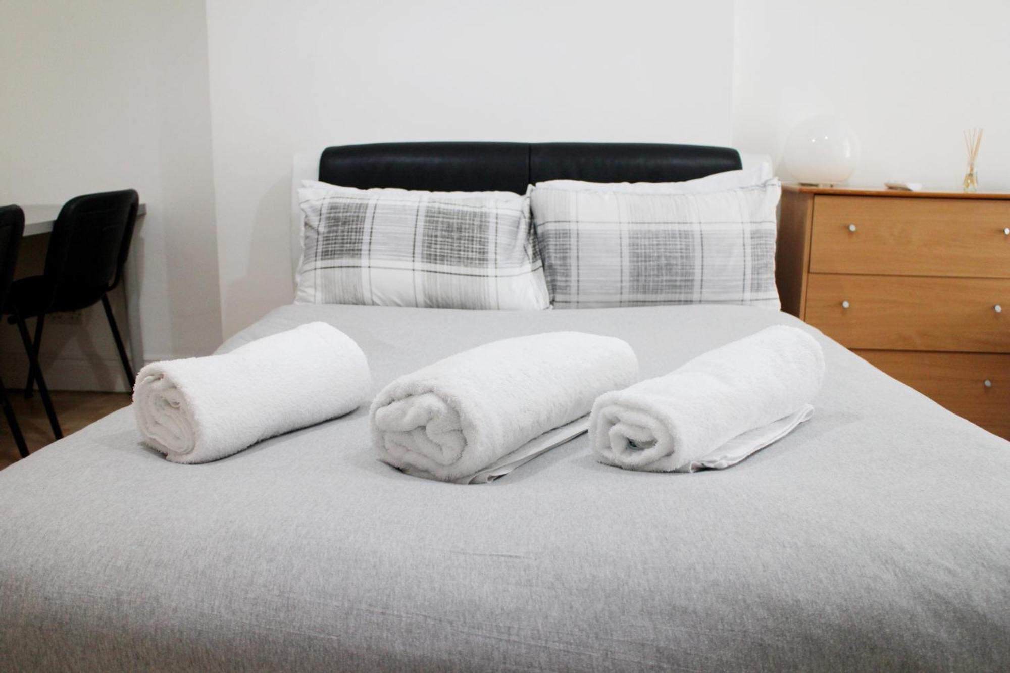 Large Studio Garden Flat On Golders Green Road London Exterior photo