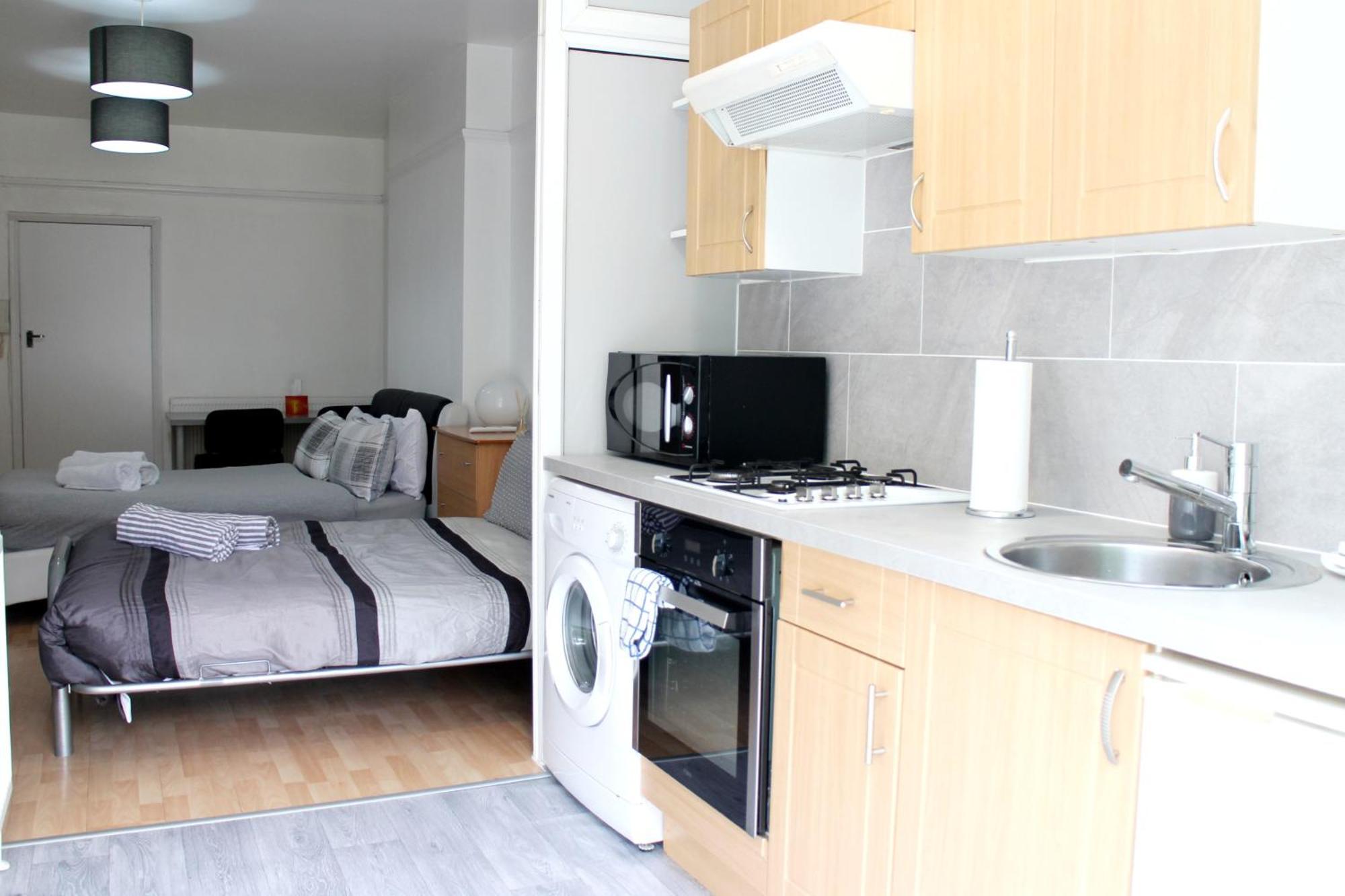 Large Studio Garden Flat On Golders Green Road London Exterior photo