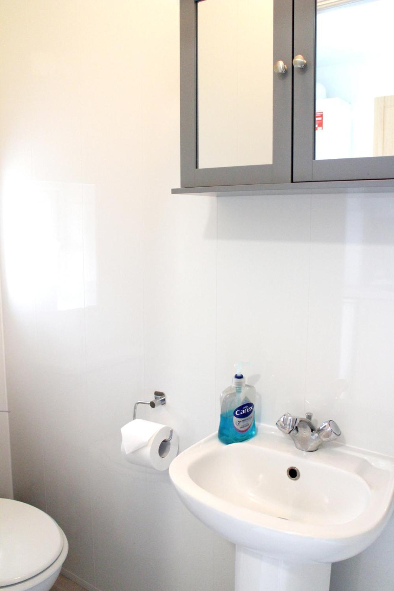 Large Studio Garden Flat On Golders Green Road London Exterior photo