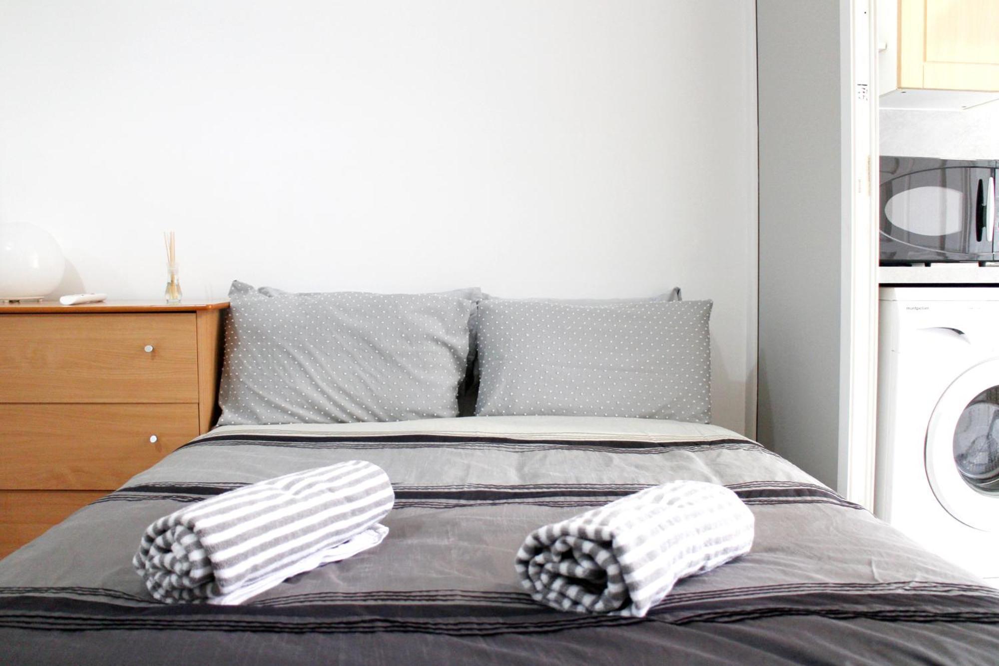 Large Studio Garden Flat On Golders Green Road London Exterior photo